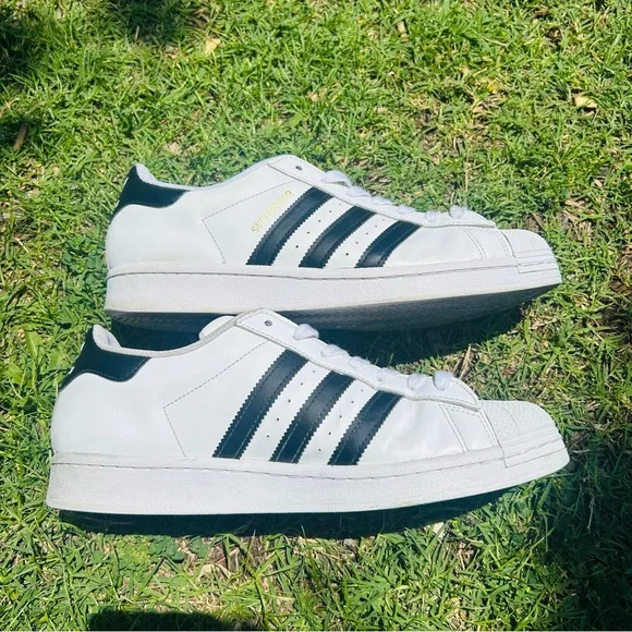 Adidas Superstar Shell toes White Black striped Woman’s 9 sneakers Preowned - Picture 4 of 9